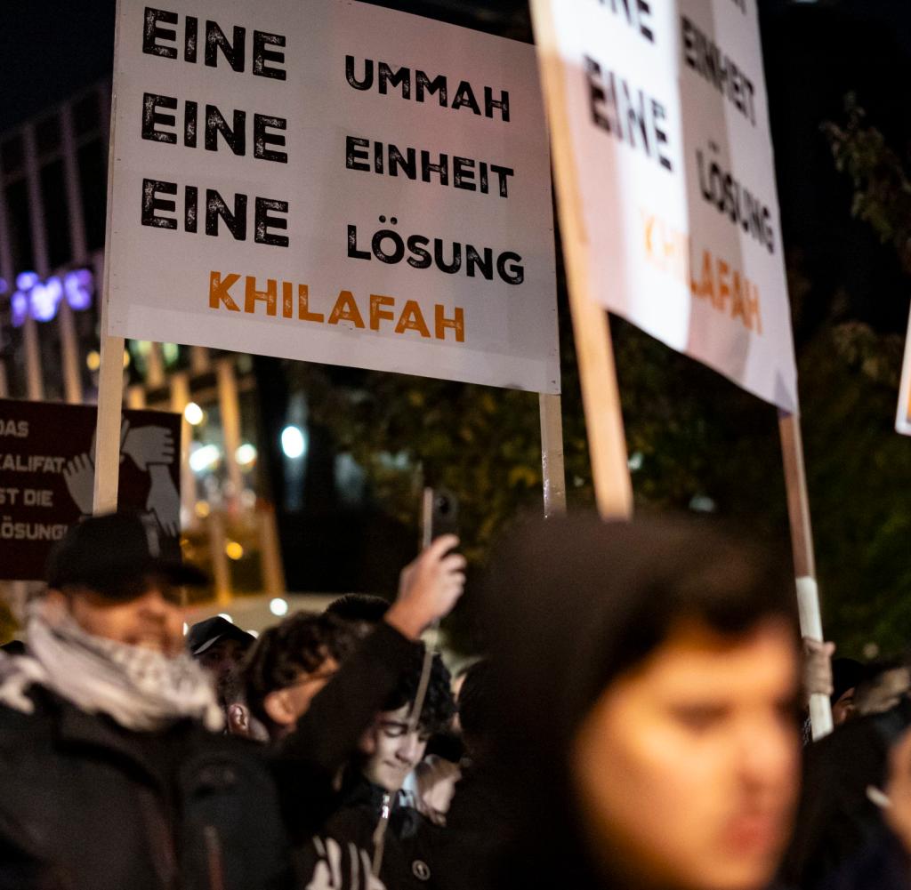 Islamist march in Essen – separated by gender