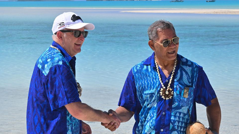 Historic agreement: Australian Prime Minister Anthony Albanese (l.) and his counterpart from Tuvalu, Kausea Natano