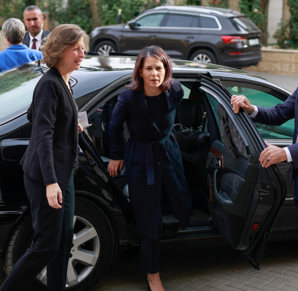 Außenministerin Baerbock bei ihrem Besuch in Ramallah. Zuvor machte sie diplomatische Stopps in den Vereinigten Arabischen Emirate und Saudi-Arabien
