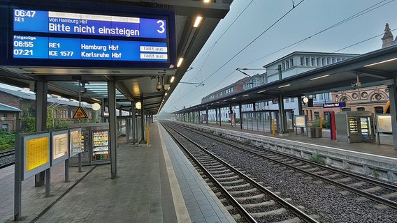 Archive image: Empty tracks at Schwerin train station.  © NDR Photo: Christoph Woest