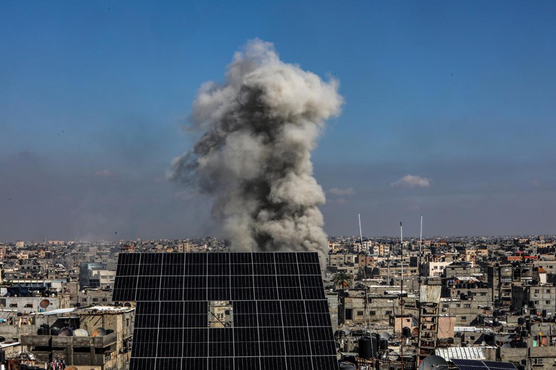 Rauch steigt nach einem israelischen Luftangriff auf Rafah im südlichen Gazastreifen auf.