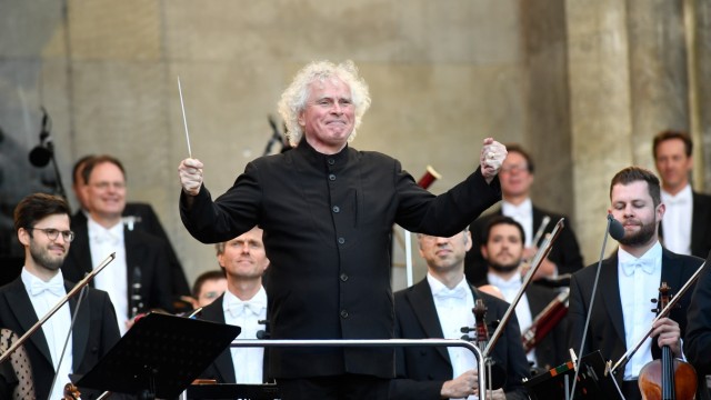 Open Air in Munich: Next year there will be Wagner: Sir Simon Rattle with his Bavarian Radio Symphony Orchestra.  Here at Klassik am Odeonsplatz 2022