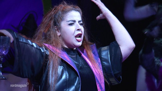 Singer Gala El Hadidi as Carmen in the opera of the same name.  © Screenshot 