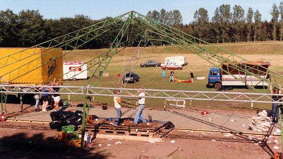 Roadies set up the stage for the Wacken Open Air in 1990.  © Wacken Open Air 