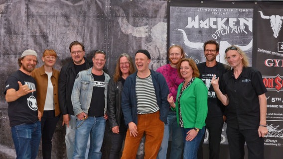 The creators of the series "Legend of Wacken" with guests and the reasons for the metal festival at the premiere in the Zeise Cinema Hamburg © NDR Photo: Patricia Batlle