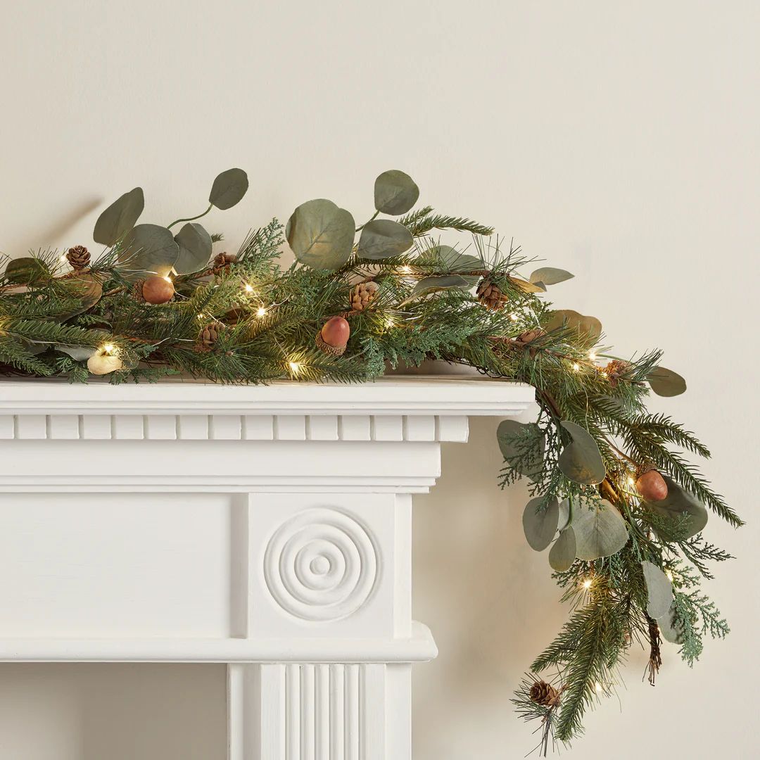 Christmas Garland with Fir, Pine Cones and Acorns 