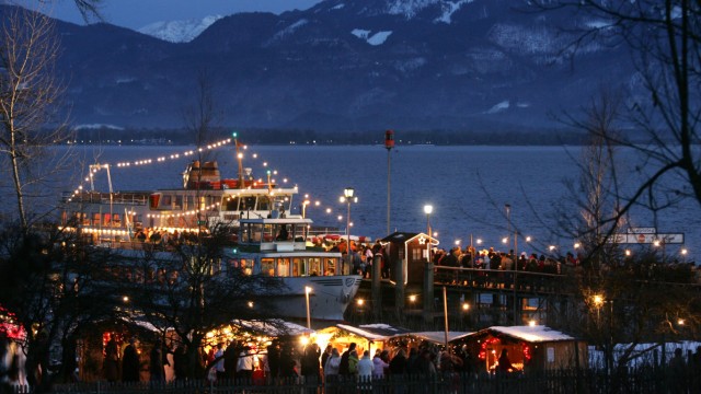 Adventszeit: Mit dem Schiff zum Weihnachtmarkt - am Ciemsee geht das.
