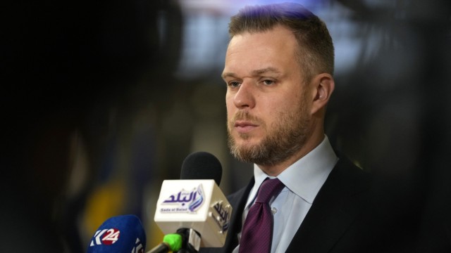 Europe: One of the few foreign ministers who does not primarily talk about Gaza when they arrive in Brussels on Monday morning: Gabrielius Landsbergis from Lithuania.