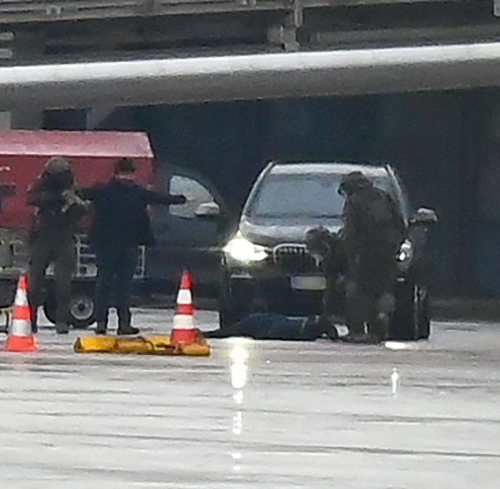 Hostage taking at Hamburg airport ended