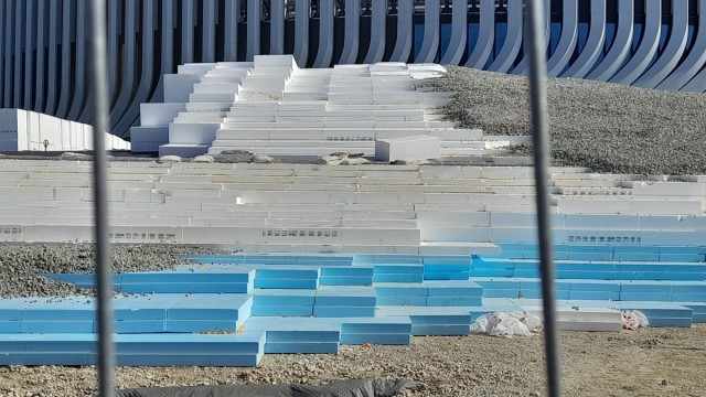 Construction site at SAP Garden: According to the builder, the plastic panels have several advantages, including they weigh less.