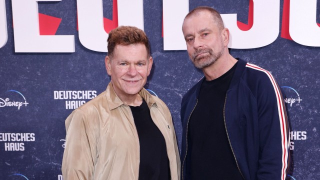 ZDF series as a musical in the Deutsches Theater: Peter Plate (left) and Ulf Leo Sommer are no longer a couple, but as friends and songwriter duo they harmonize perfectly.