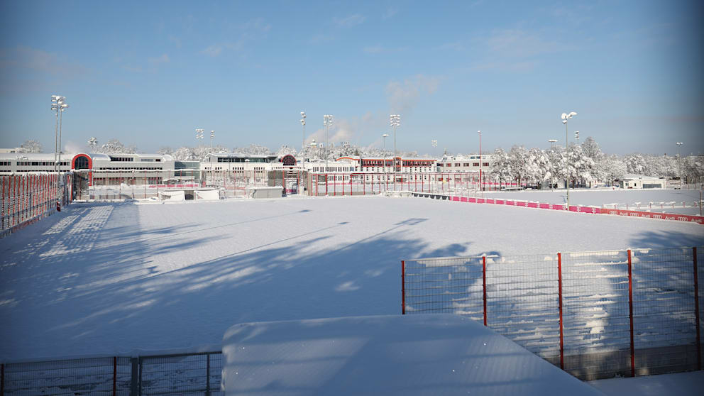 The FC Bayern training grounds on Säbener Straße were still so snowy on Sunday morning