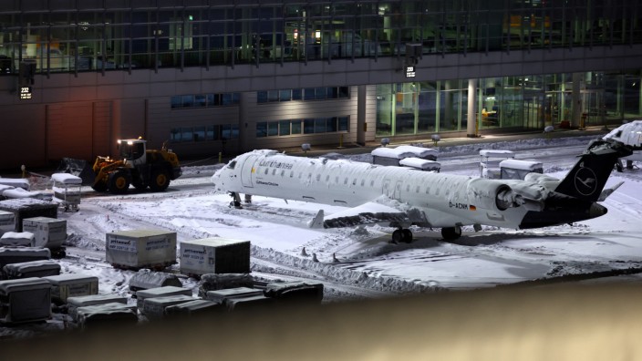 Onset of winter: On Tuesday, no planes will take off or land at Munich Airport until lunchtime.