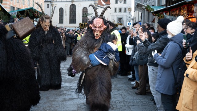 Krampus Run in Munich: But be careful: if you're too cheeky, the Krampus will even take you away at the end.