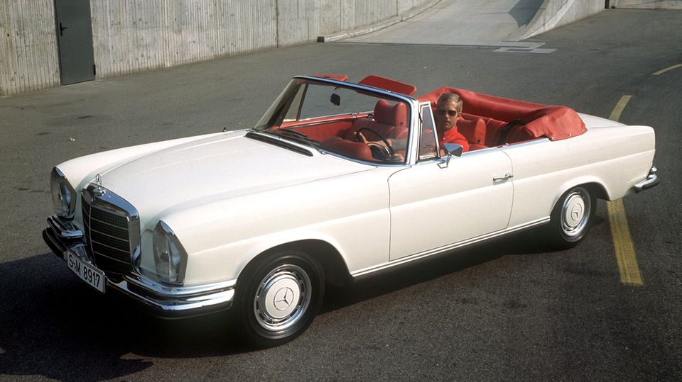 A white 280 SE Cabriolet from Mercedes Benz