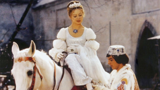 Cinema: In the Germans' favorite Christmas film, there is no Christmas at all, but it is winter.  In the ARD program "Three hazelnuts for Cinderella" to be seen on a continuous loop;  An orchestra plays live in the Gasteig HP8.
