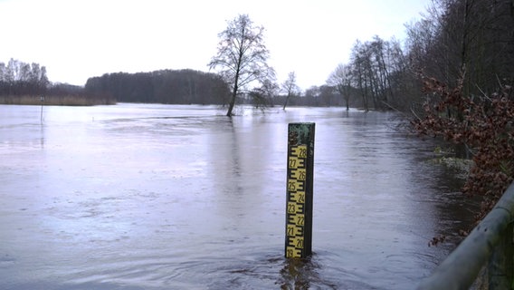 A water level display in the Hunte © Nord-West-Media TV 