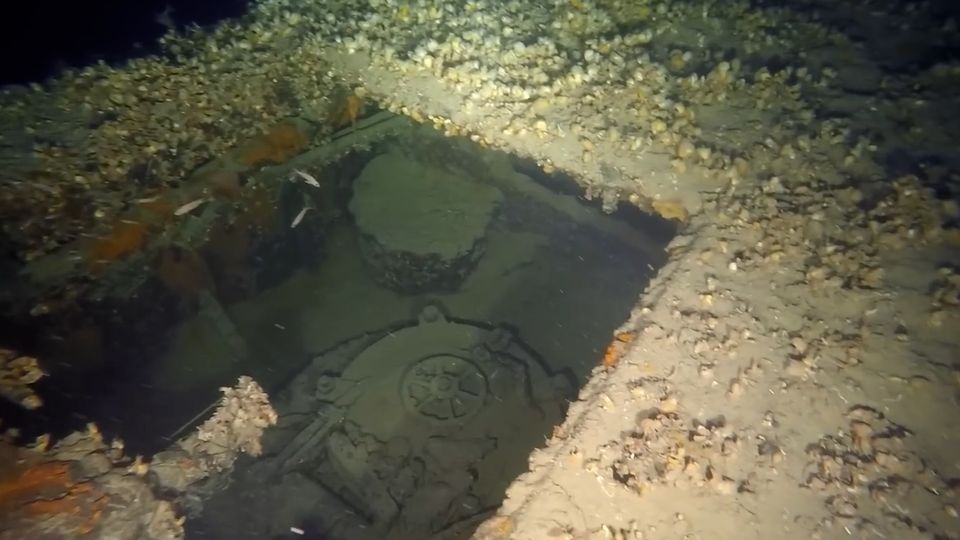 "HMS Triumph": Greek diver finds World War II submarine