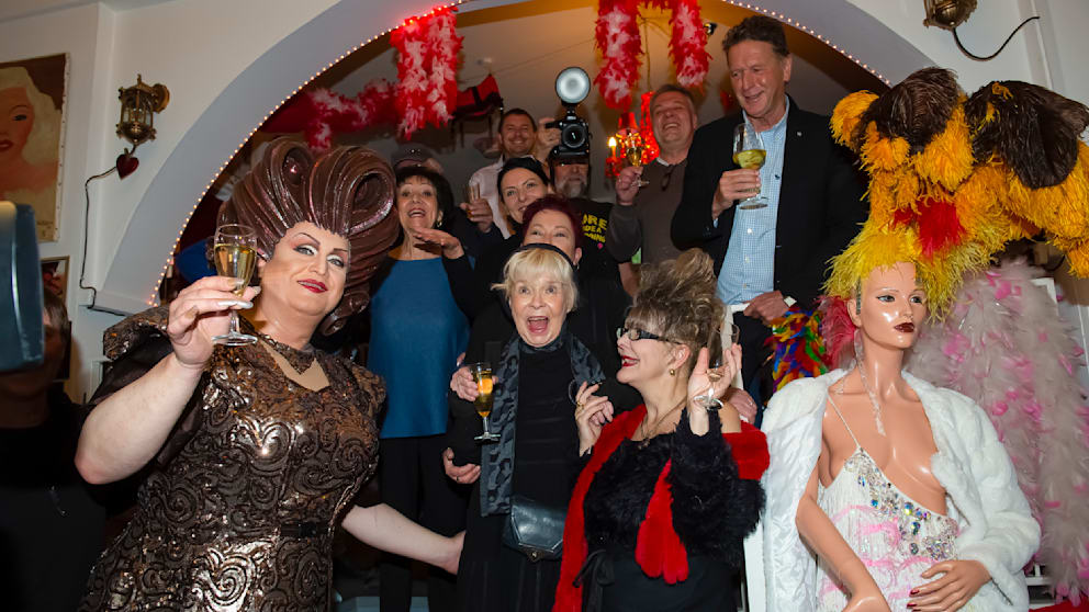 In April 2022 in Manuela Mock's store in Frankfurt: Ingrid Steeger celebrated her 75th birthday with many friends