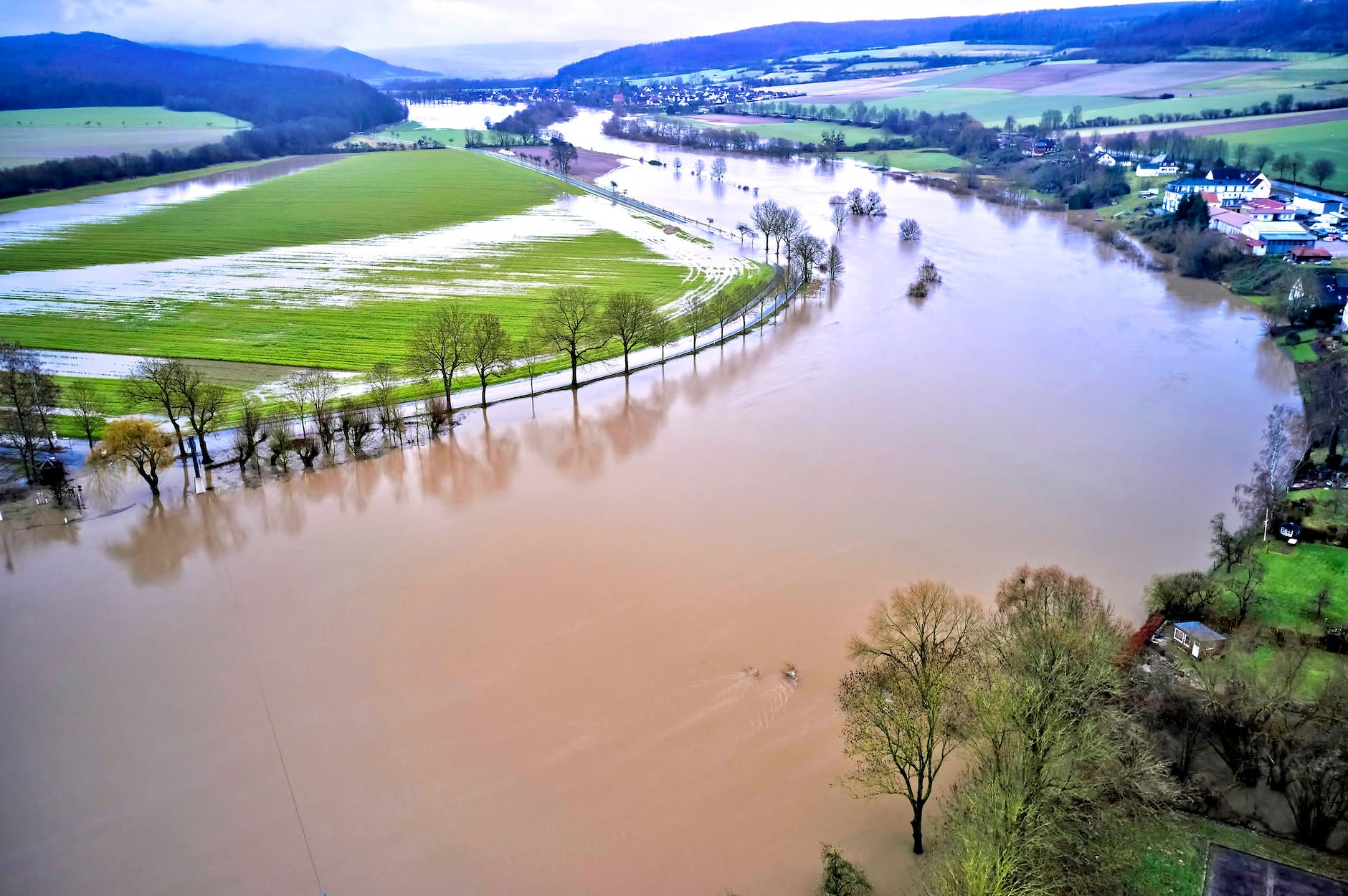 Floods and flooding of the Weser in the Weserbergland.