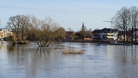 Die Ems bei Meppen mit Hochwasser. © NDR Foto: Britta Nareyka