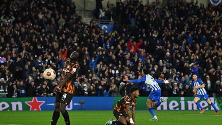 OM players during Joao Pedro's goal for Brighton in the Europa League, December 14, 2023. (GLYN KIRK / AFP)