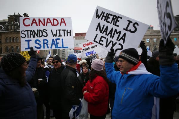 Des milliers de manifestants à Ottawa en soutien à Israël, le 4 décembre 2023