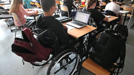 A child with a disability in an inclusive class in Bischheim (Alsace), September 17, 2020. (JEAN-MARC LOOS / MAXPPP)