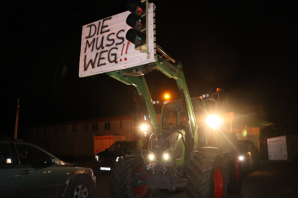 In Osterburg machen sich Bauern auf den Weg zur Großdemonstration in Magdeburg.