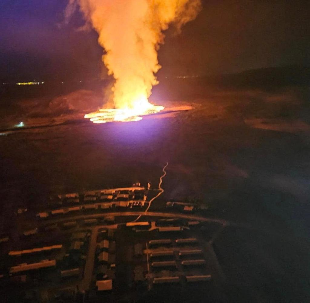 Volcano eruption in Reykjanes Peninsula