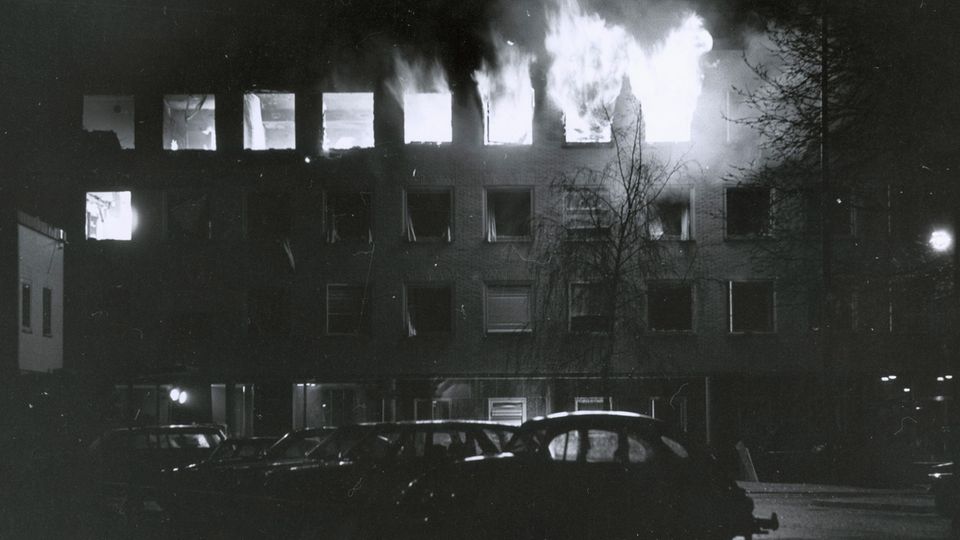 The decade of German terror: In 1975, an RAF commando occupied the German embassy in Stockholm.  Two of the twelve hostages are shot, the others are able to escape after an explosive explosion 