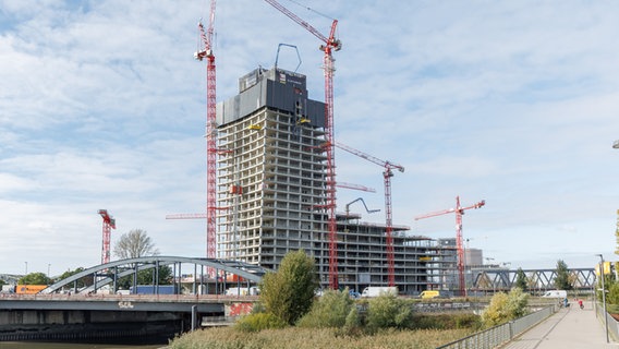 View of the Elbtower construction site on the Elbrücken.  © picture alliance/dpa |  Markus Scholz Photo: Markus Scholz