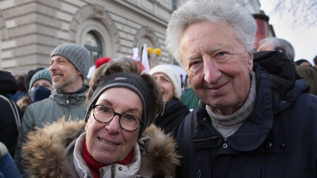 Voices from the demo against the right in Munich: Dorothea and Peter Diemer