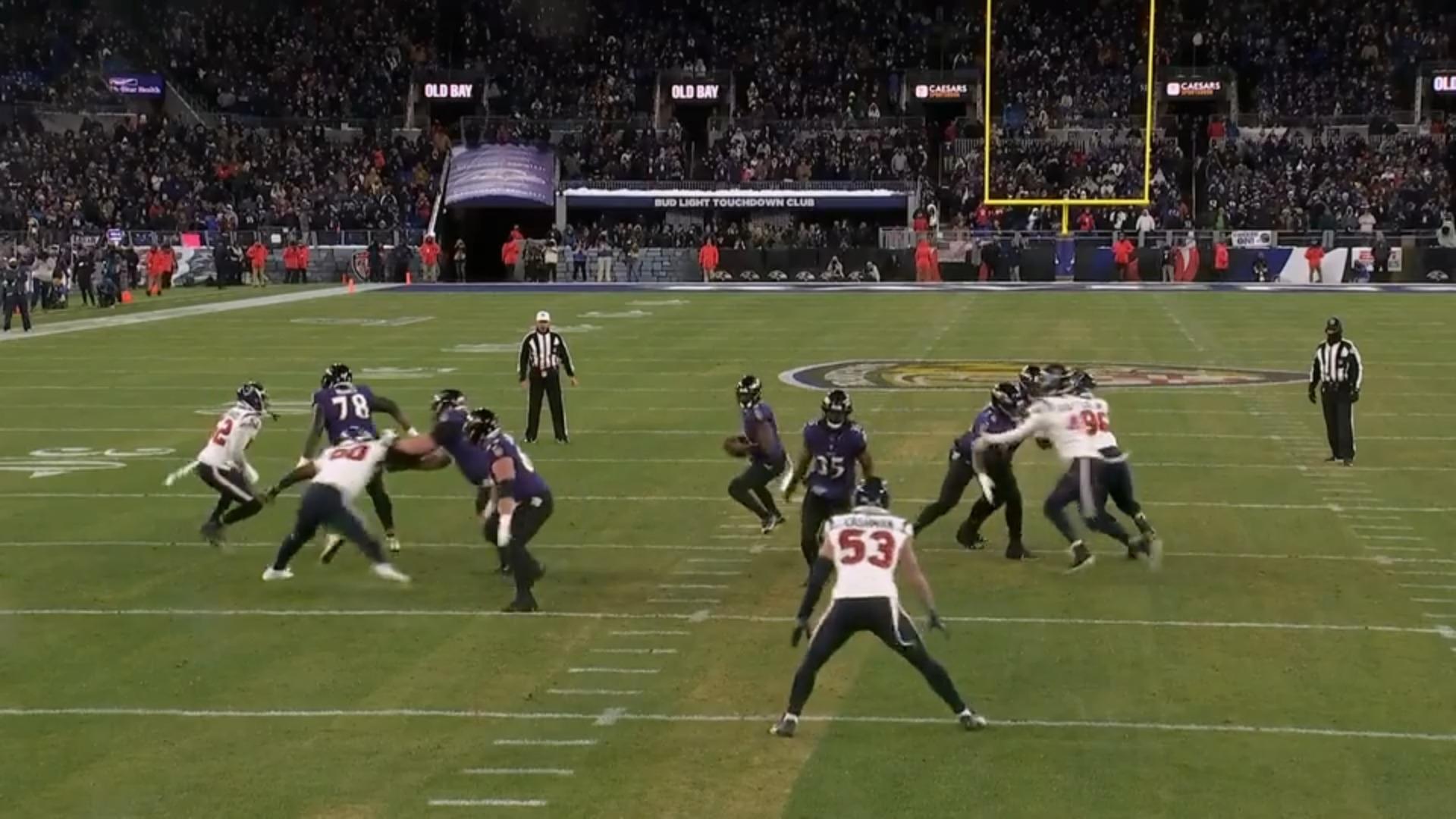Lamar Jackson sprints for a touchdown. The Ravens take the lead again