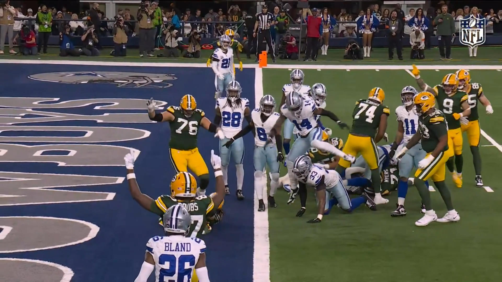 Playoff Clap!  Packers lead Cowboys before highlights in video
