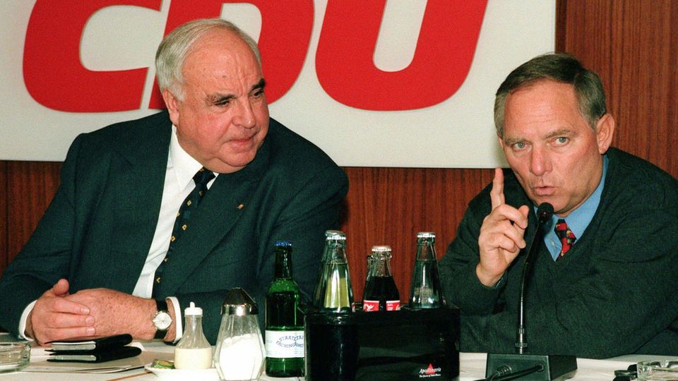 Wolfgang Schäuble together with Chancellor Helmut Kohl in 1997