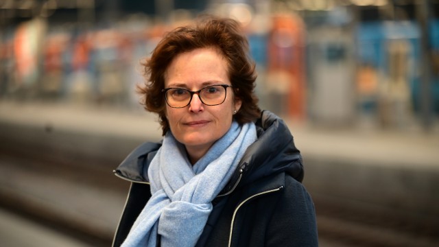 GDL strike in Munich: Teacher Bettina Keil cannot easily switch to another means of transport with her students.