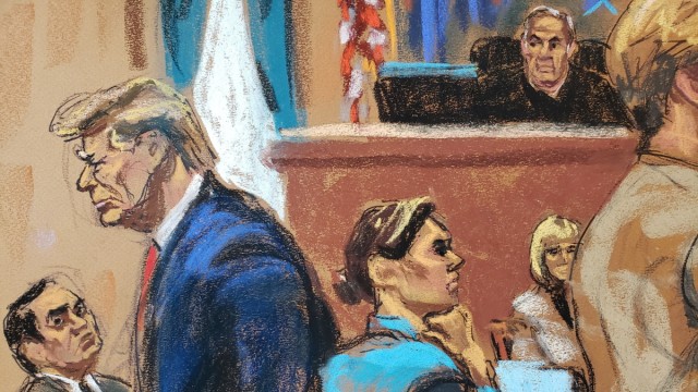 USA: A drawing from the courtroom shows Donald Trump leaving his seat during closing arguments.