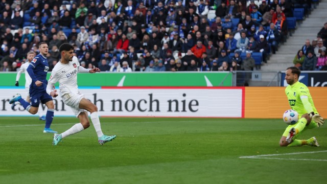 19th matchday of the Bundesliga: Heidenheim needed to be in front: Eren Dinkci (left) scored after just under half an hour, and TSG equalized before half-time.