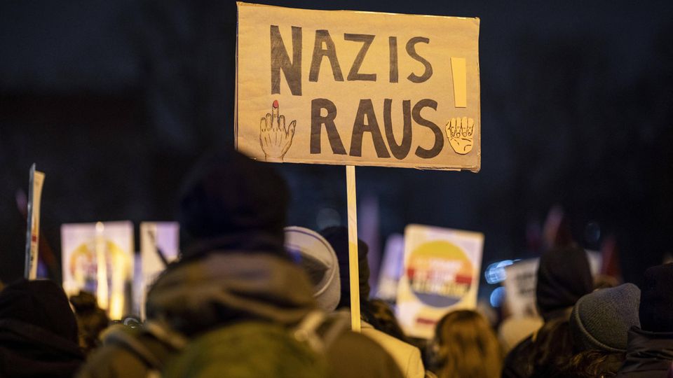 Rechtsextreme: "Fasch-O-Mat": So erkennen Sie einen Nazi