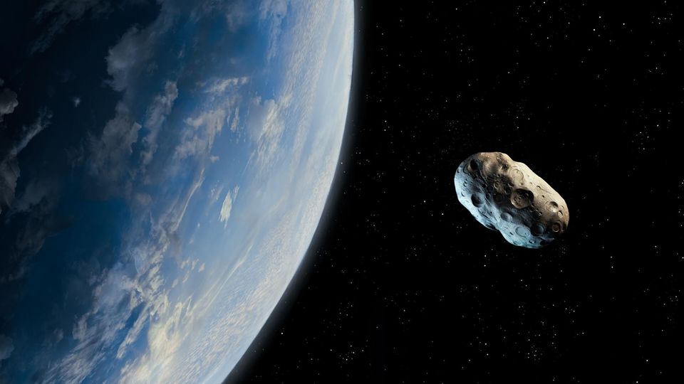 Asteroid is hurtling toward Earth