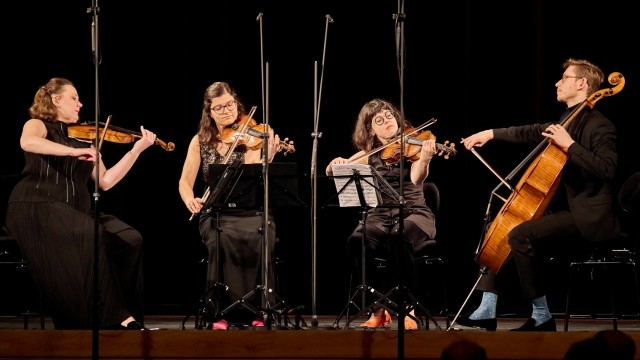 "Laureate Summit" in Bad Tölz: Exciting to hear how they turn their name into a creative principle: the Viennese Chaos String Quartet at "Laureate Summit" in Bad Tölz.