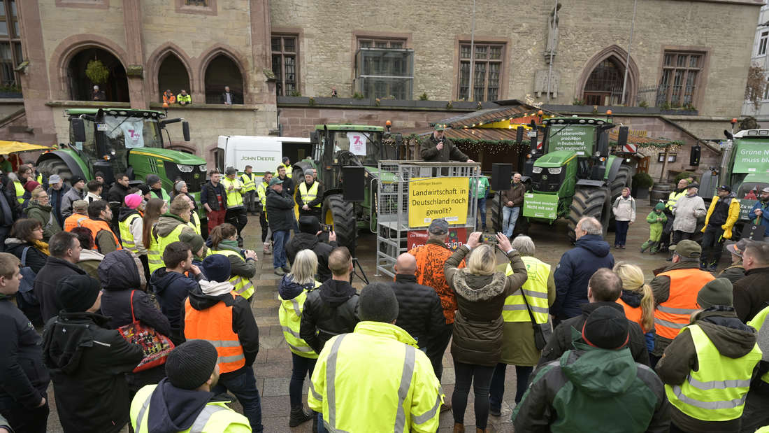 Action in front of the Old Town Hall: The farmers vented their displeasure there. 