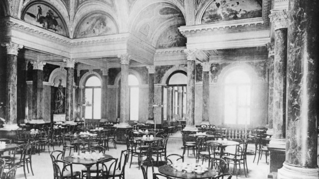 Café Luitpold: This is where Munich's nobility and moneyed nobility, artists and writers met: the dome hall in the old Cafe Luitpold.