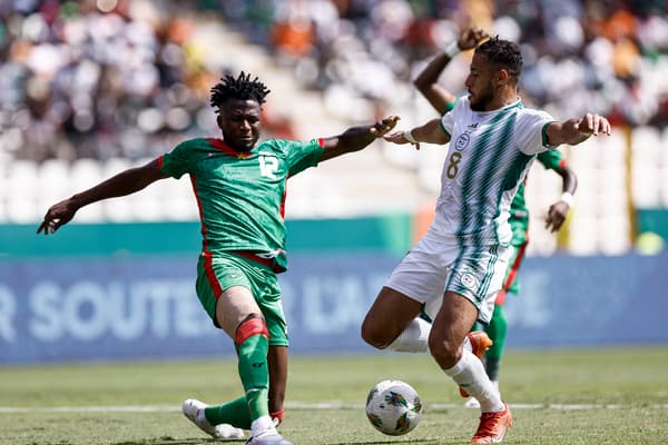 Tapsoba-Belaïli duel during the Algeria-Burkina Faso match