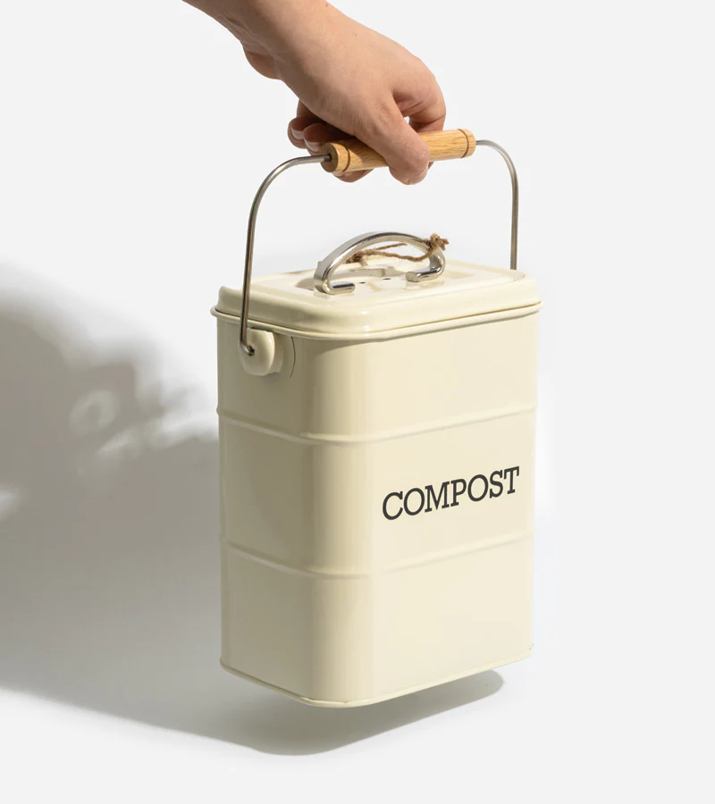 A Functional Compost Bucket