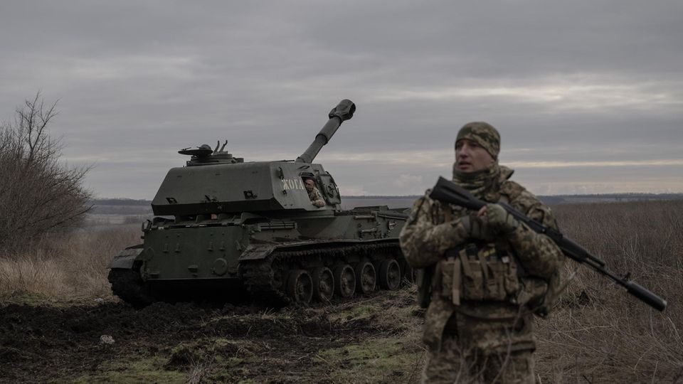 Ukrainian artillery near Avdiivka