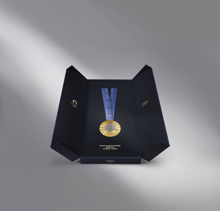 The box will also be given to the athletes to keep their medal.  (© Thomas Deschamps)