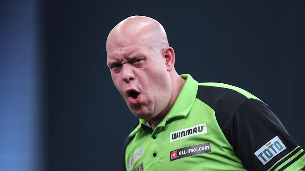 After being eliminated in the first round in Cardiff, Michael van Gerwen won the day a week later