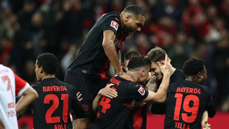 Bundesliga top game: Bayer Leverkusen against FC Bayern Munich
